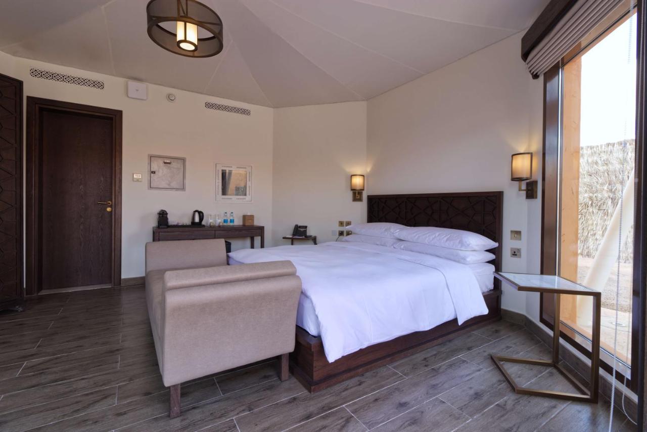 Al Badayer Retreat By Sharjah Collection 호텔 Margham 외부 사진 A bedroom at the Al Maha Desert Resort